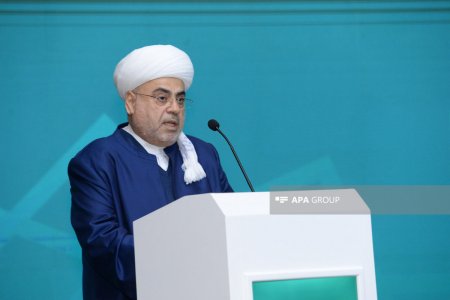 ŞEYX, HACI ALLAHŞÜKÜR PAŞAZADƏ QAZAĞISTANA SƏFƏR EDİR.