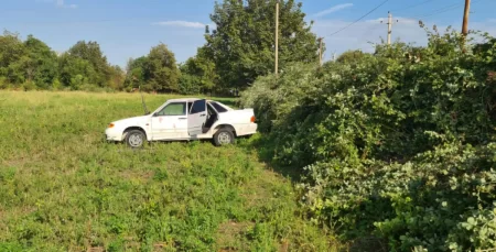 Ağdamda azyaşlının idarə etdiyi avtomobil aşdı, bir uşaq həlak oldu. Foto