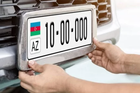 AZƏRBAYCANDA AVTOMOBİLLƏRDƏ ÇİPLİ NÖMRƏLƏR LƏĞV OLUNUB