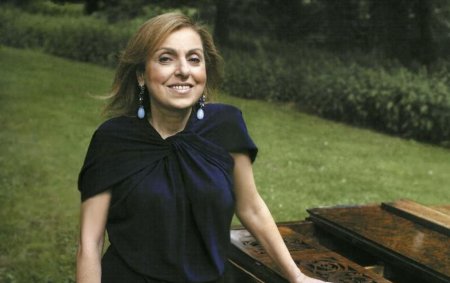 Azərbaycan Prezidenti İlham Əliyev Sevil Əliyevanı təltif edib.