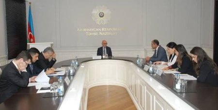 Zaqatalada müdür müavini kimi tanınan şəxs, işçiyə yataq təklif edib.