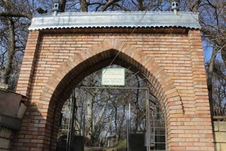 Pirbaba ziyarətgahında fəaliyyət göstərən şəxslərlə bağlı araşdırma – kim nəzarət edir?