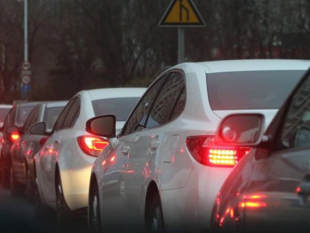 AXIR Kİ, İNSANLARI YOLLARDA ÇÜRÜDƏN TIXACLARA ÇARƏ TAPILDI