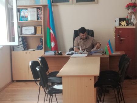 ELYAZ YAZAN, BAŞ ŞABALID KƏND MƏKTƏB DİREKTORUNA TƏŞƏKKÜR EDİB.